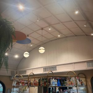 White acoustic panel at Mimosa restaurant by Project'Sabai.